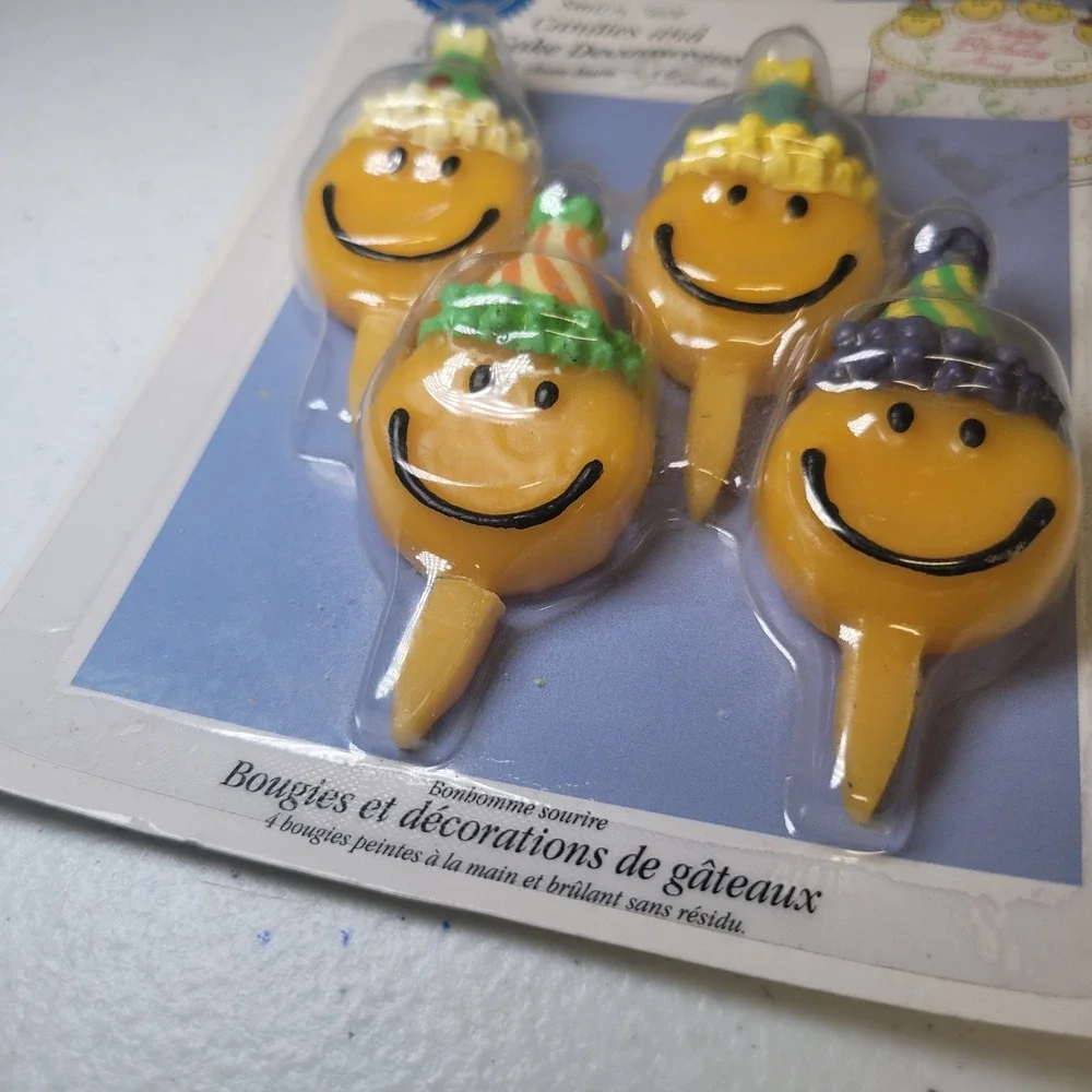 Wilton Smiley Face Birthday Cake Candles Handpainted Party Decorations 4 Count‎